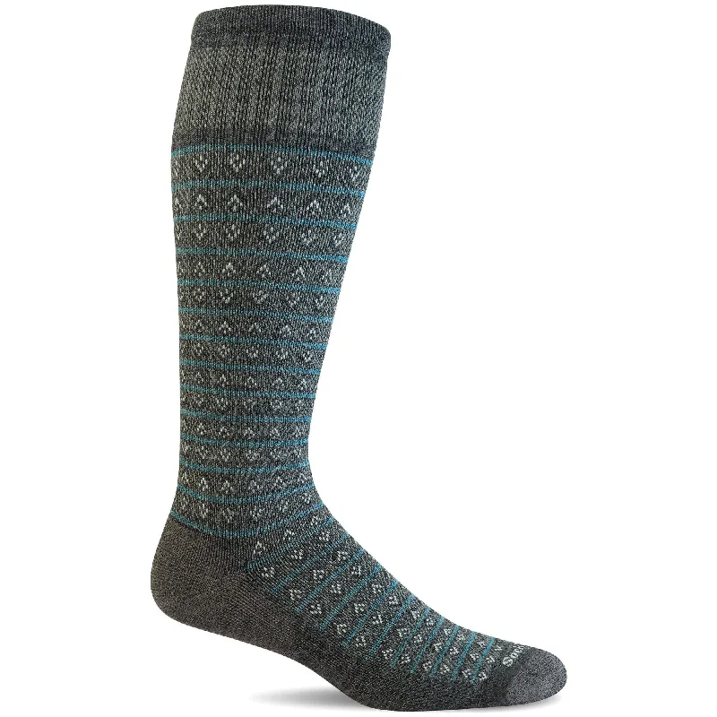 Sockwell Mens Diamond Stripe Moderate Compression Knee-High Socks