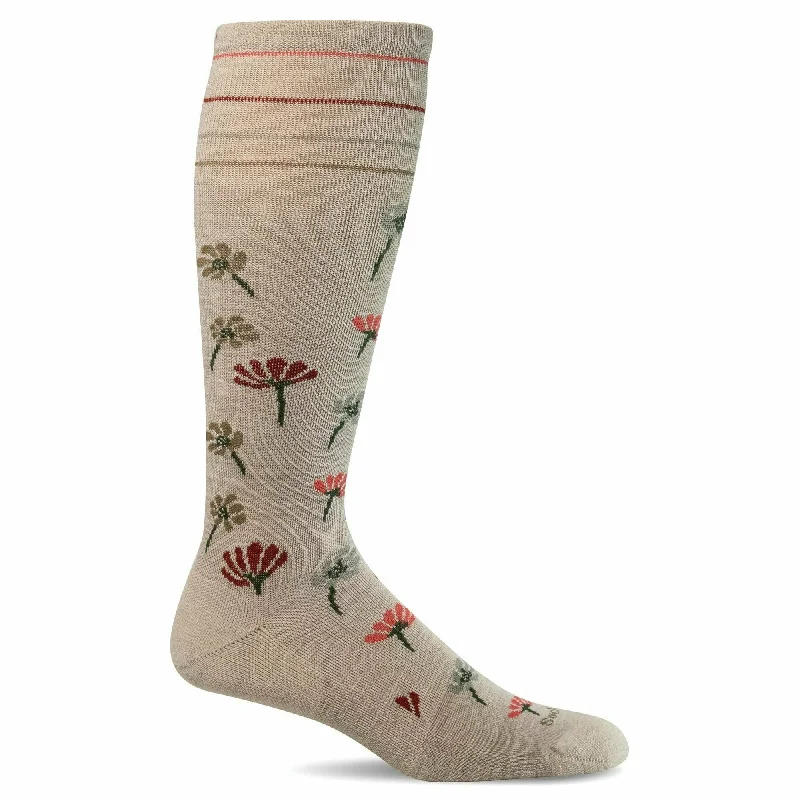 Sockwell Womens Field Flower Moderate Compression Knee-High Socks